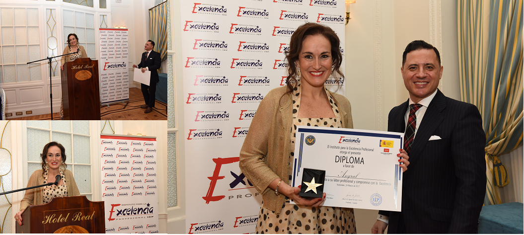  Recogiendo la Estrella de Oro a la Excelencia Profesional 