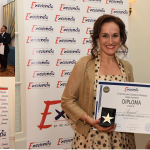 Recogiendo la Estrella de Oro a la Excelencia Profesional 